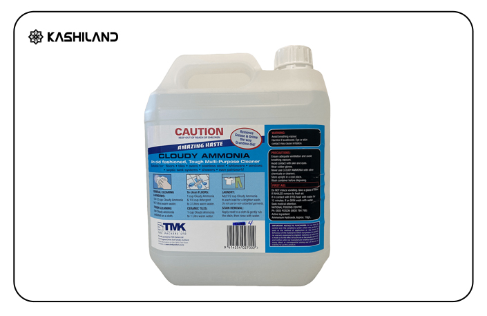 محلول آمونیاک میتواند لکههای سخت و چربی را از روی کاشیها پاک کرده و درخشندگی آنها را بازگرداند.