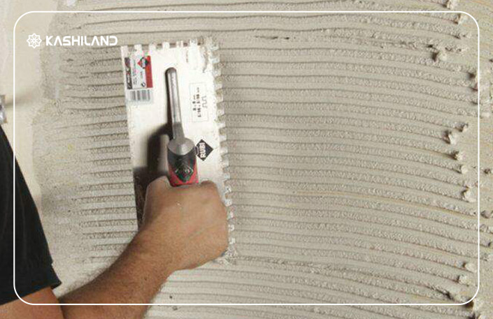 انجام زیرسازی قبل از نصب سرامیک بر روی دیوار گچی