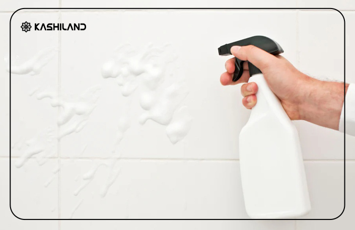 با روش‌های خانگی ساده و محلول‌های پاک کننده مخصوص  هیچ آسیبی به لعاب سرامیک وارد نمی‌شود.