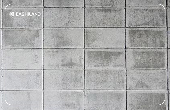 گردوغبار و آلودگی‌های روزمره (دود، اثر انگشت یا ذرات معلق در هوا) به تدریج روی سرامیک دیوار می‌نشینند و ایجاد لکه می‌کنند.