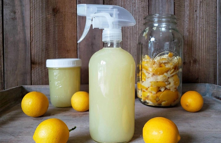 آبلیمو یکی از راههای طبیعی و مؤثر برای پاک کردن لکهها و روغن از روی سرامیک